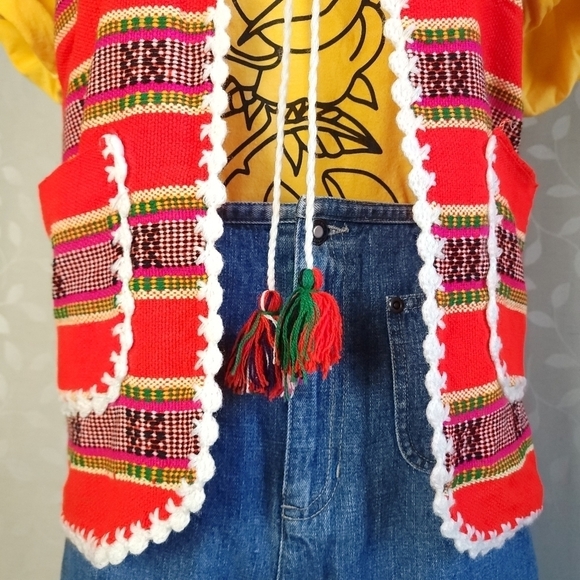 Vintage Vest Boho Southwest Handmade Crochet Trim Serape Knit Tie Front Red - Picture 6 of 16